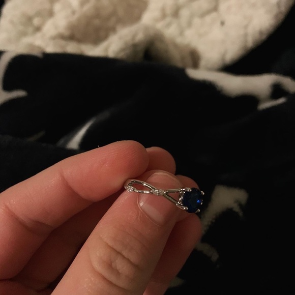 RINGS - Picture 8 of 8